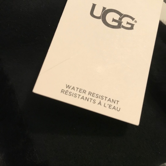 SOLD - UGG Genuine Shearling Bow Headband - Black - Picture 8 of 8